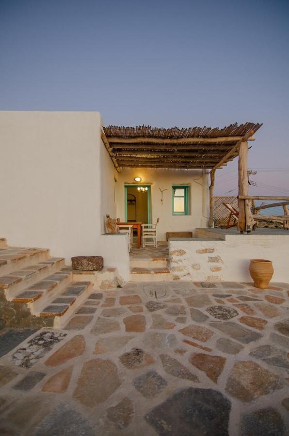 Dimitrakis Guesthouse โดนูสซา ภายนอก รูปภาพ