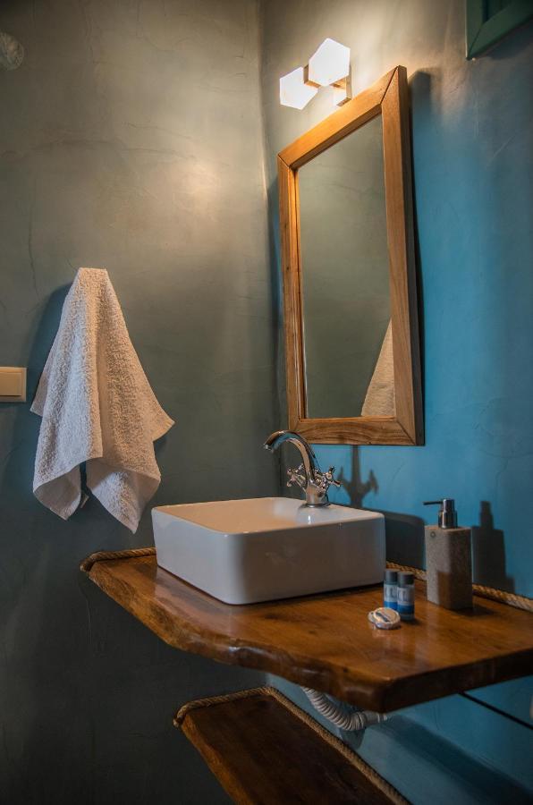 Dimitrakis Guesthouse โดนูสซา ภายนอก รูปภาพ